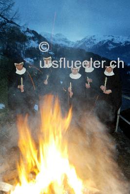 OSTERFEUER 6