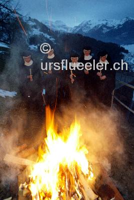 OSTERFEUER 8